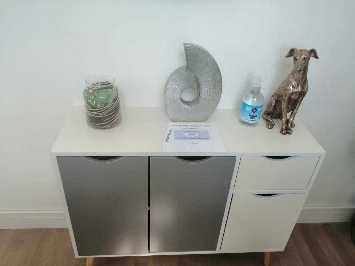 Apartment No 8 - Stay In Style In The Heart Of The Cathedral City. Truro Eksteriør bilde