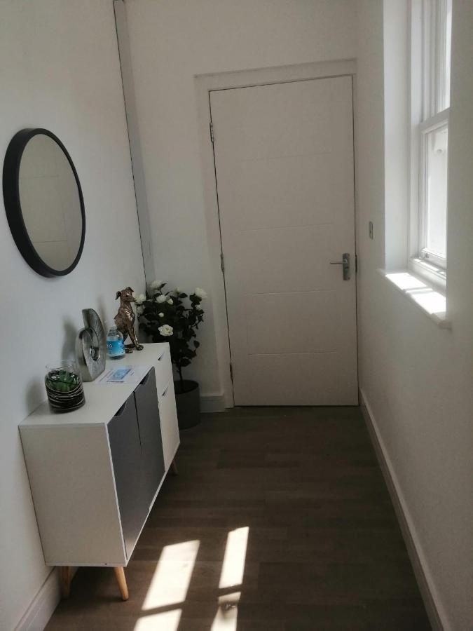 Apartment No 8 - Stay In Style In The Heart Of The Cathedral City. Truro Eksteriør bilde