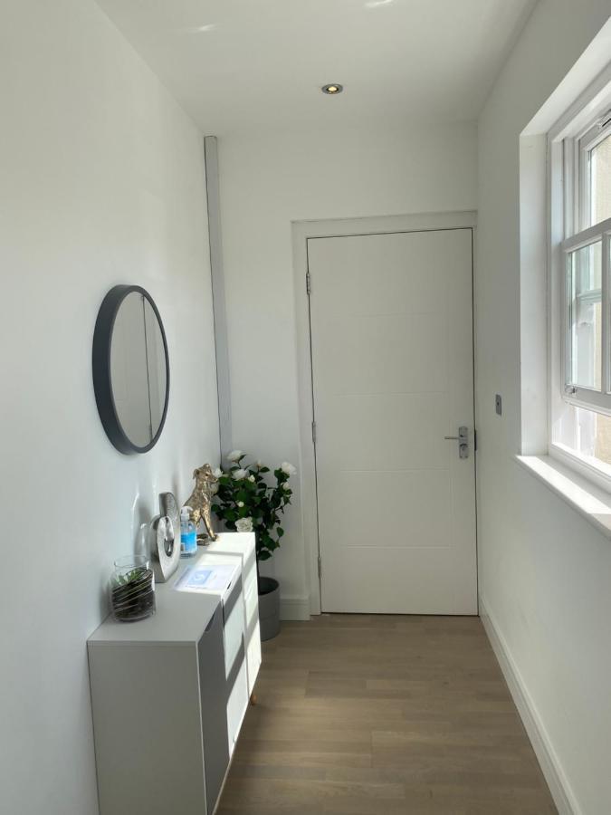 Apartment No 8 - Stay In Style In The Heart Of The Cathedral City. Truro Eksteriør bilde